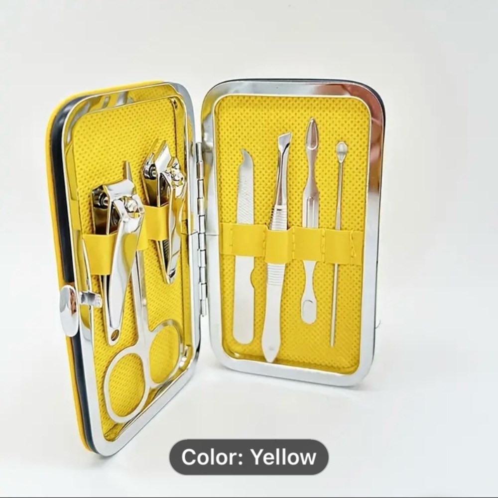 NWT 7pc Manicure Set in Case